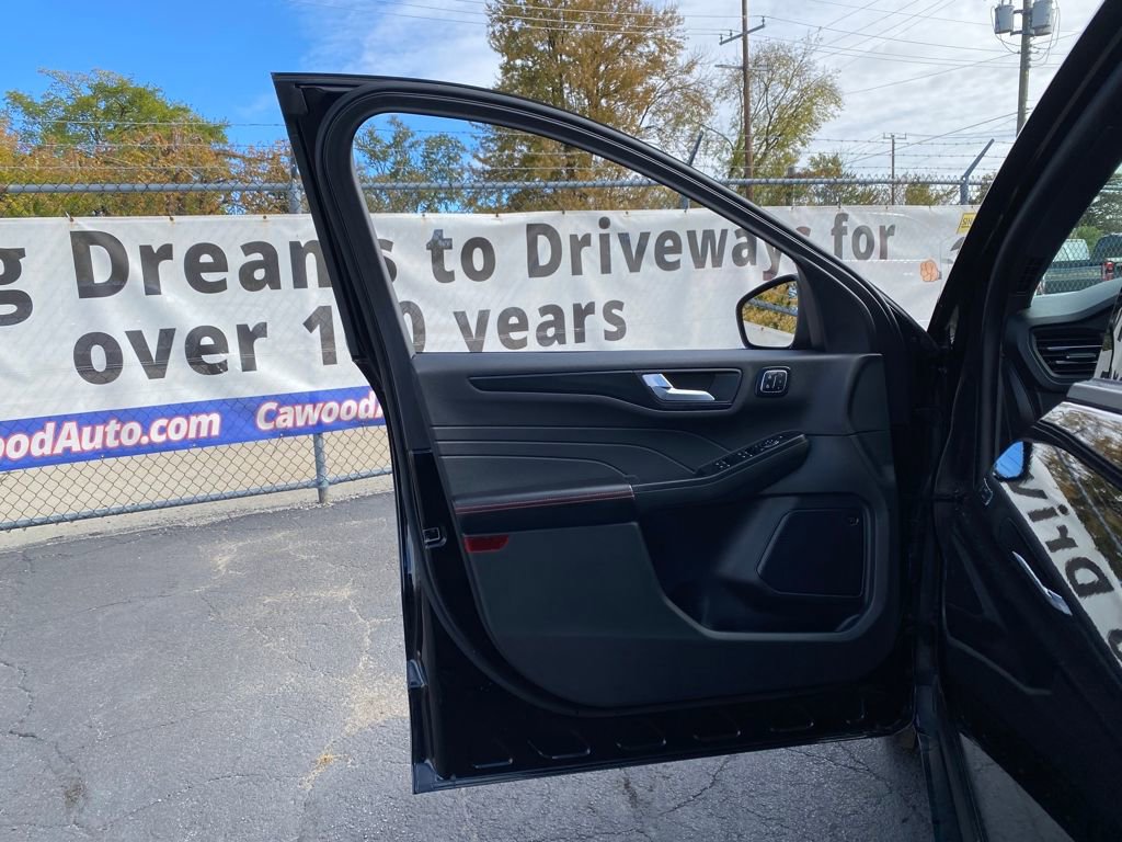 Used 2024 Ford Escape ST-Line Elite w/ Premium Technology Package image 15