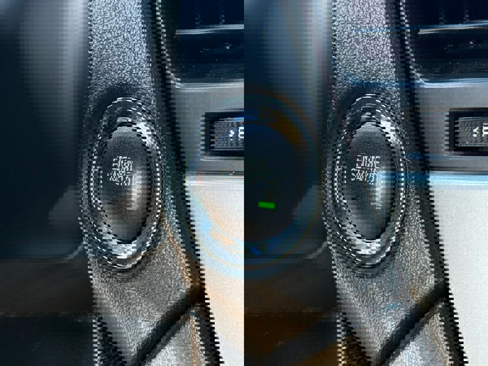 Used 2018 Chevrolet Suburban Premier image 27