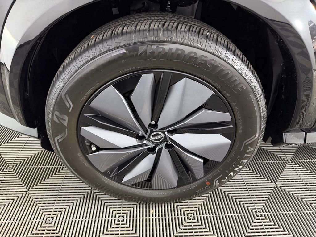 Used 2023 Nissan Ariya AWD image 11