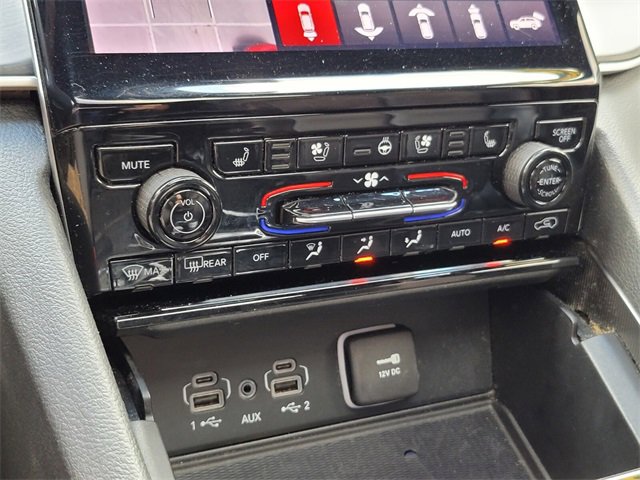 Used 2024 Jeep Grand Cherokee L Limited w/ Luxury Tech Group II image 34