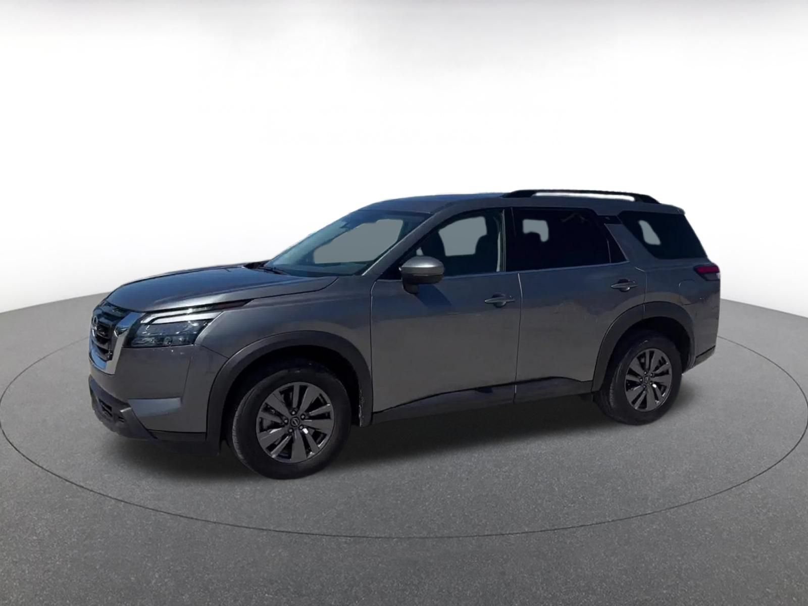 Used 2025 Nissan Pathfinder SV AWD/4WD image 6