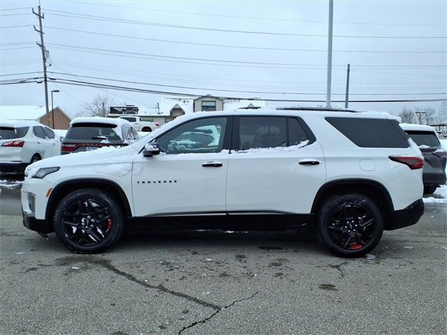 Used 2023 Chevrolet Traverse Premier w/ Redline Edition image 3