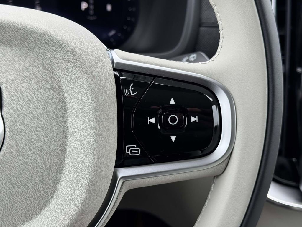 New 2026 Volvo XC90 B5 Ultra w/ Protection Package Premier image 10