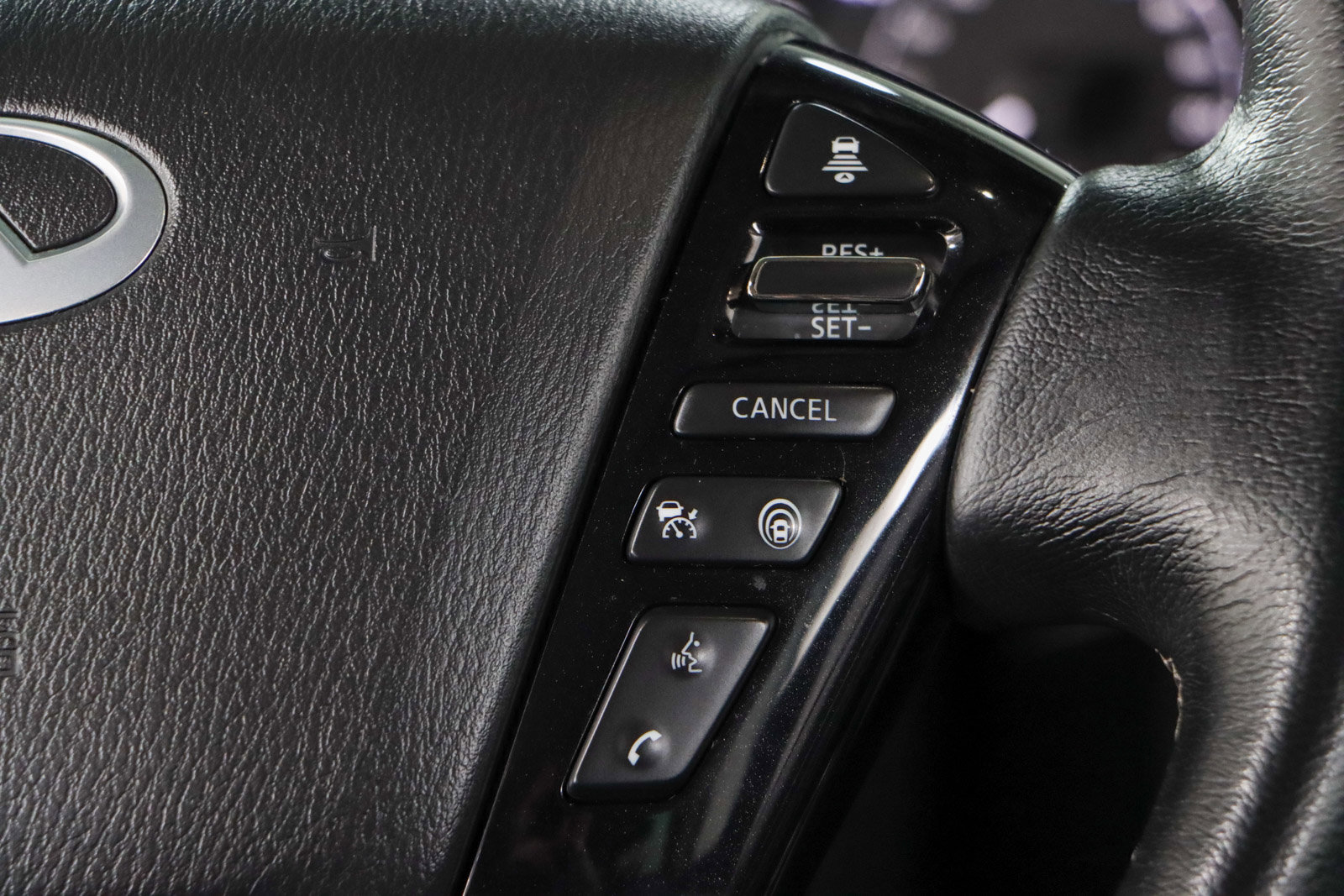 Used 2023 INFINITI QX80 Luxe w/ Cargo Package RWD image 15