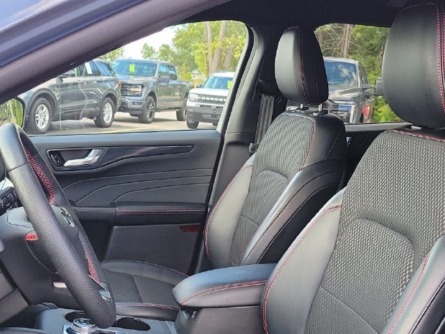 Used 2024 Ford Escape ST-Line w/ Tech Pack #1 AWD/4WD image 5