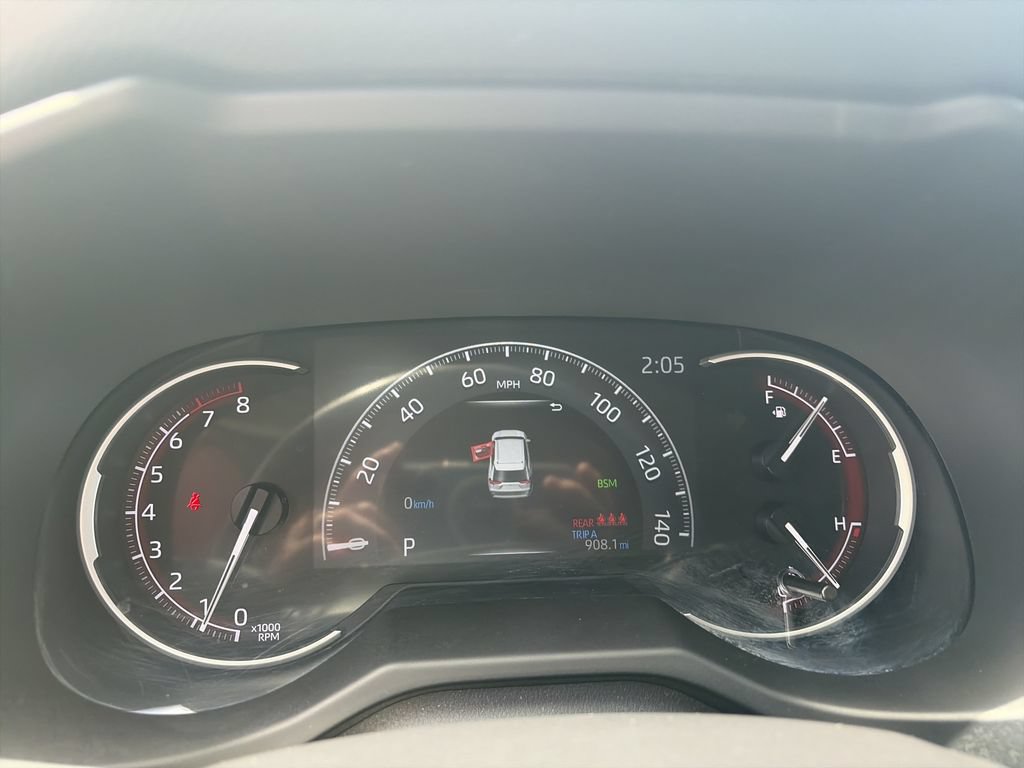 Used 2025 Toyota RAV4 XLE FWD image 33