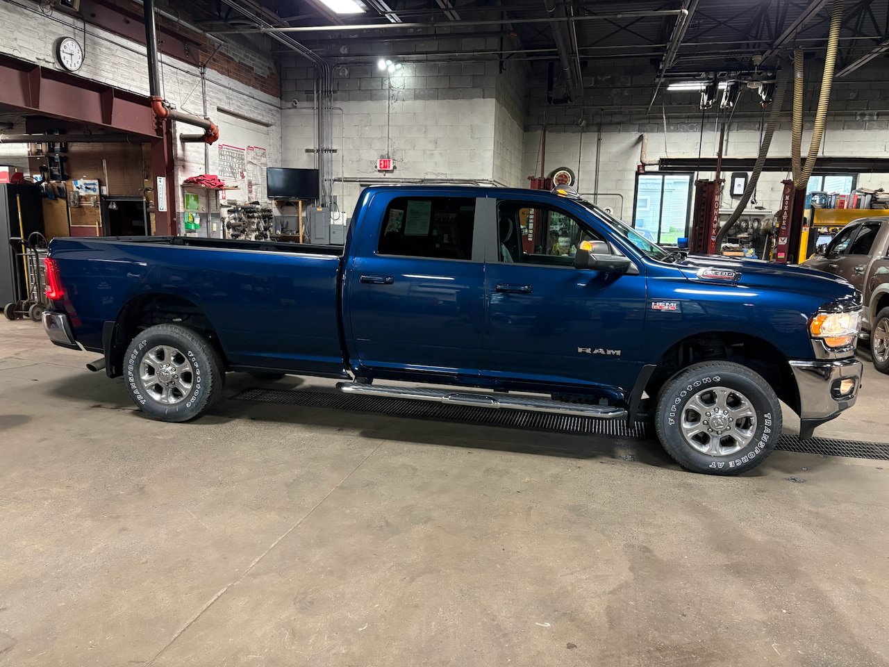 Used 2022 RAM 3500 Big Horn w/ Level C Equiment Group AWD/4WD image 6