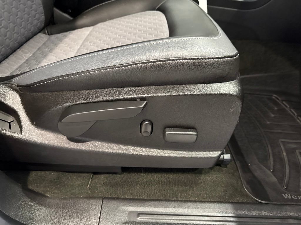 Used 2017 Chevrolet Colorado Z71 AWD/4WD image 13