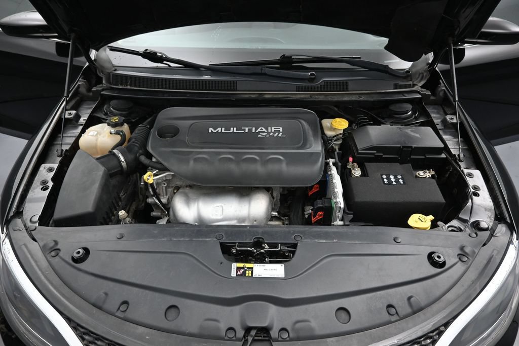 Used 2016 Chrysler 200 Limited w/ Anniversary Edition FWD image 35