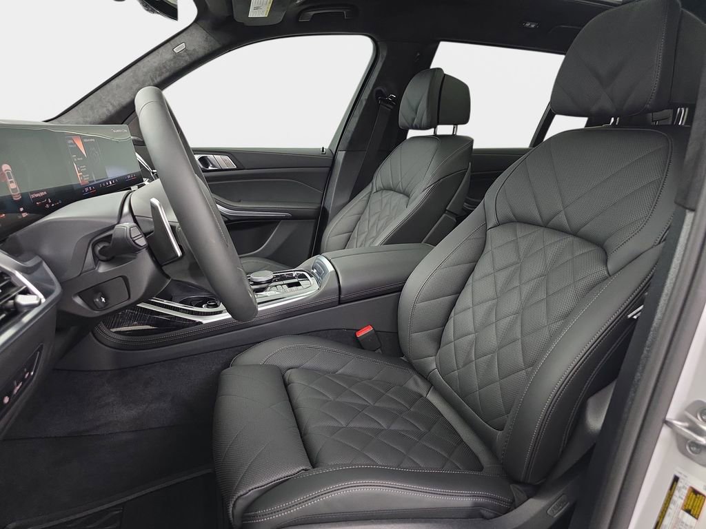 New 2026 BMW X7 xDrive40i w/ M Sport Package AWD/4WD image 16