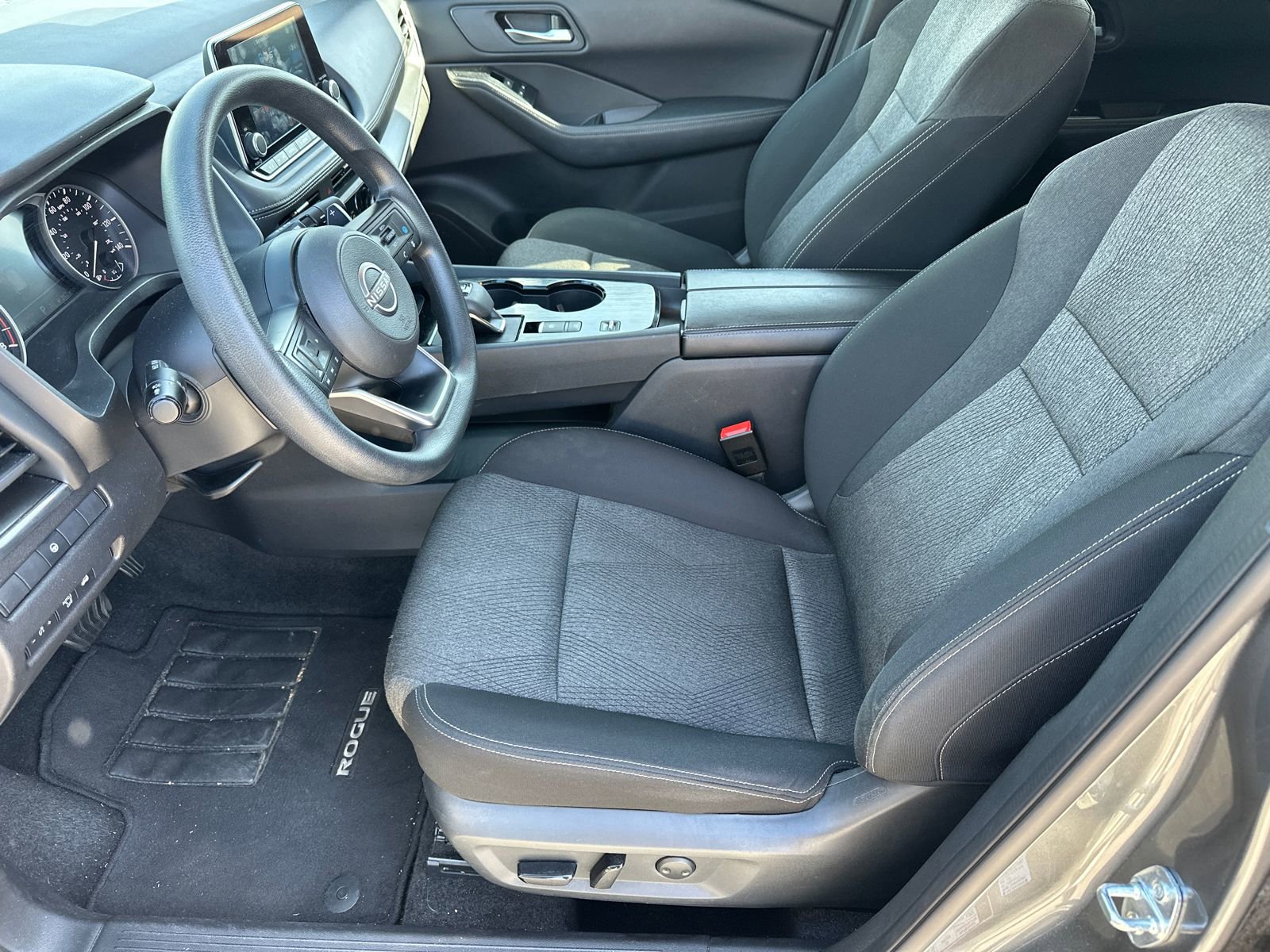 Certified 2024 Nissan Rogue SV FWD image 7