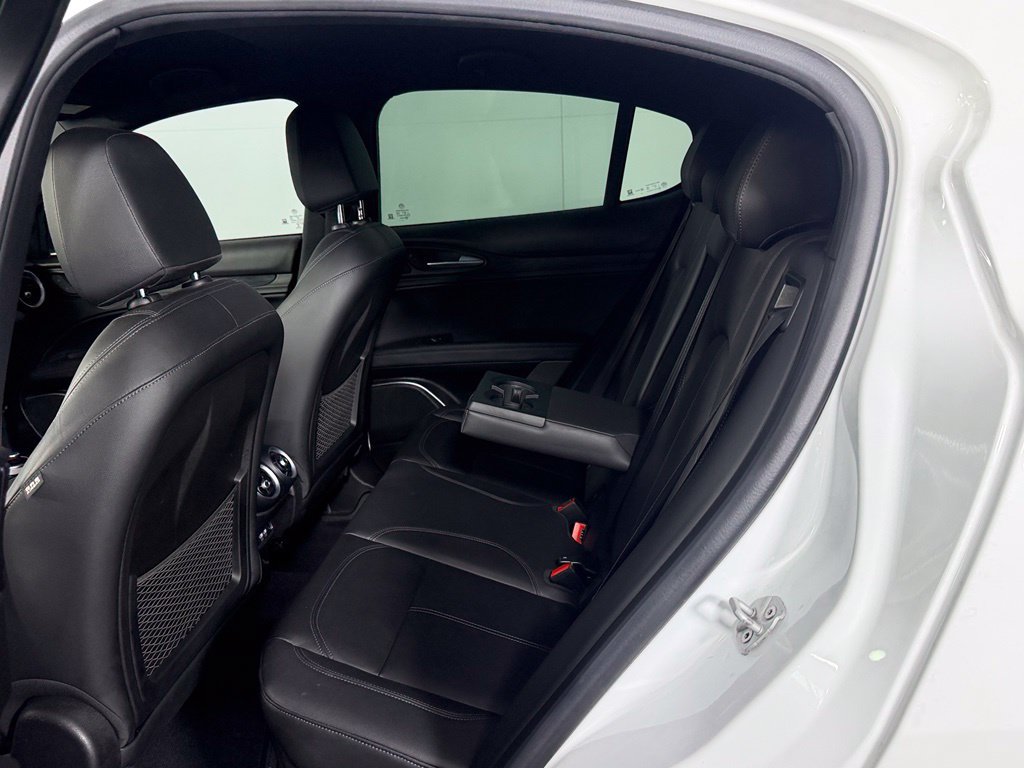 Used 2022 Alfa Romeo Stelvio Sprint RWD image 17