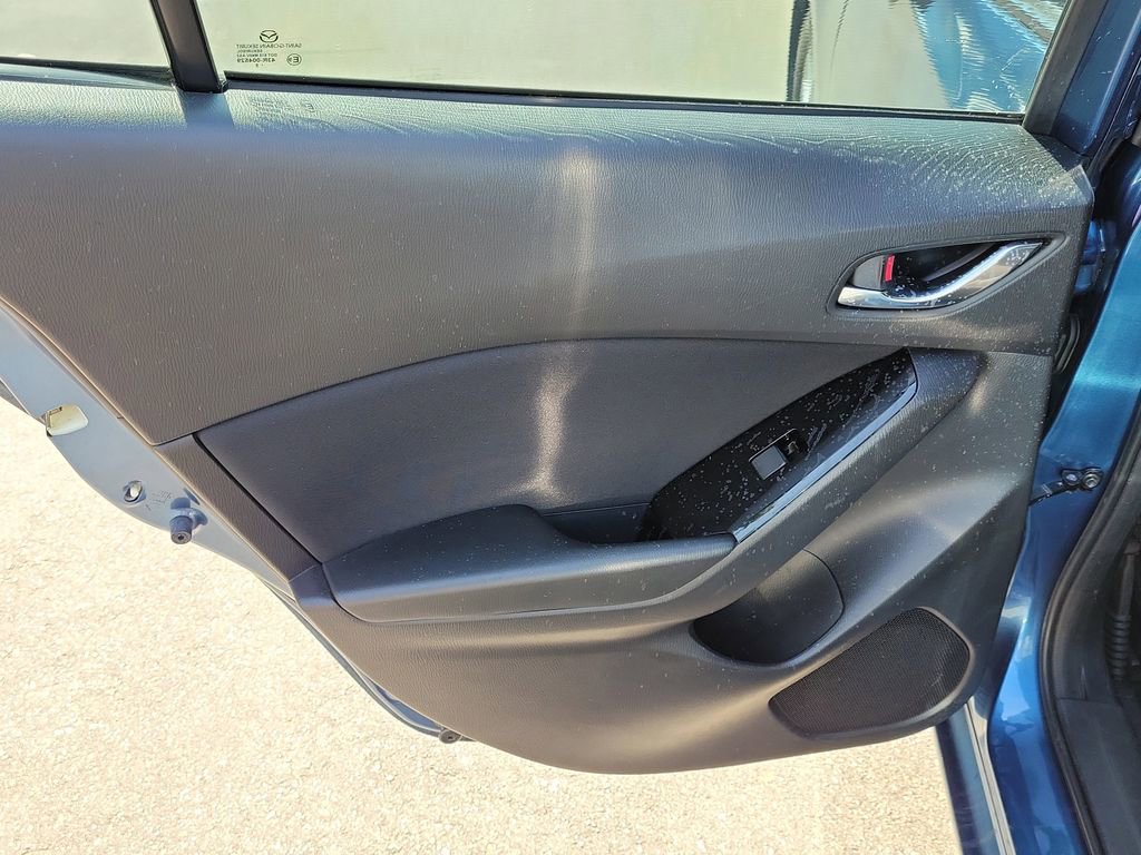 Used 2018 MAZDA MAZDA3 Sport FWD image 9