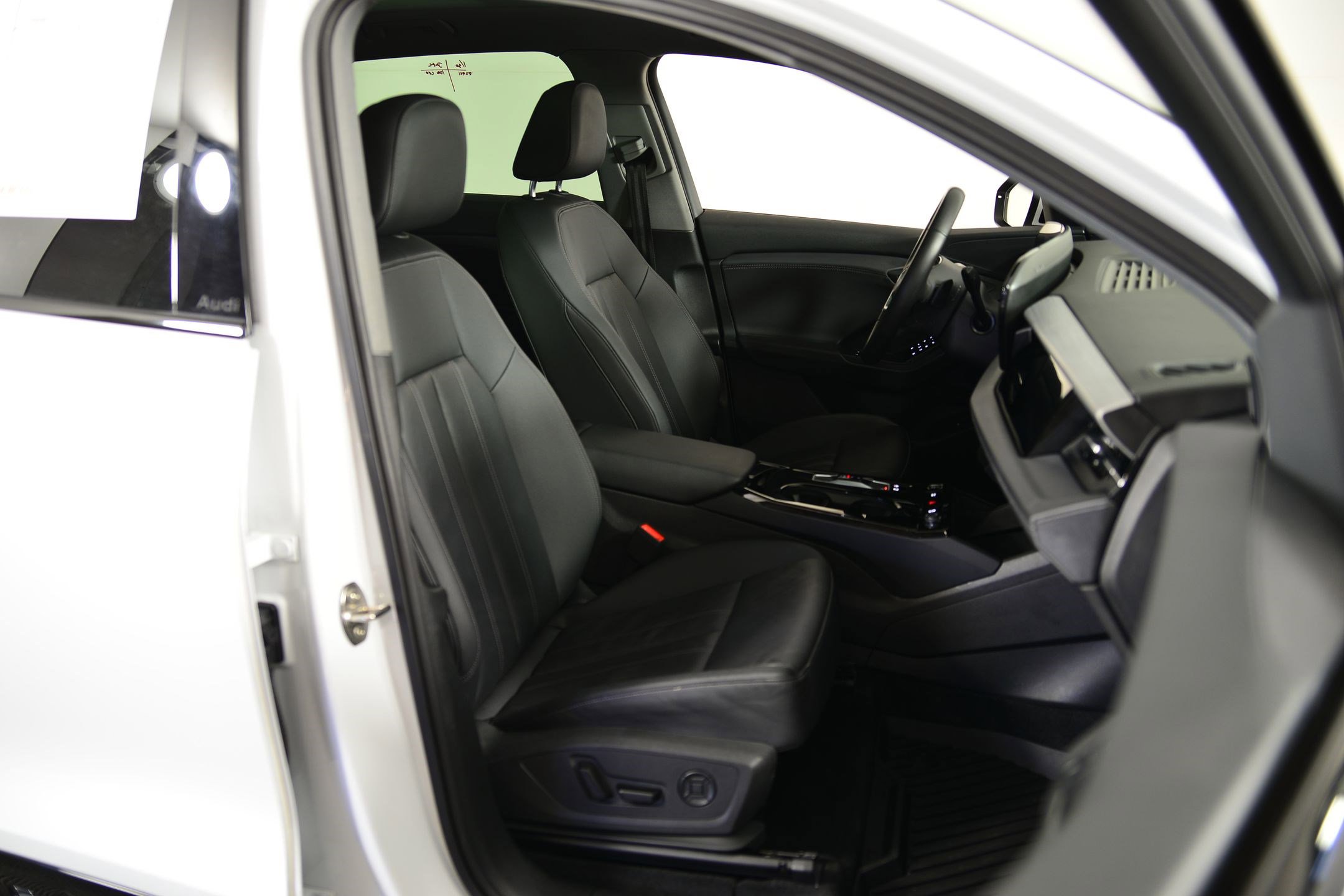 Certified 2025 Audi Q6 e-tron Premium w/ Convenience Package image 16