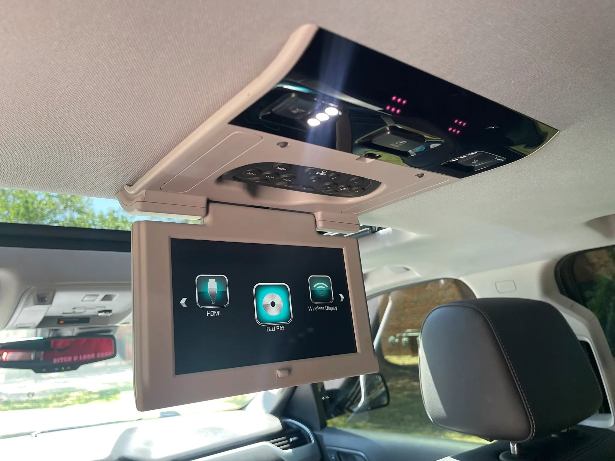 Used 2018 GMC Yukon SLT w/ Open Road Package AWD/4WD image 17