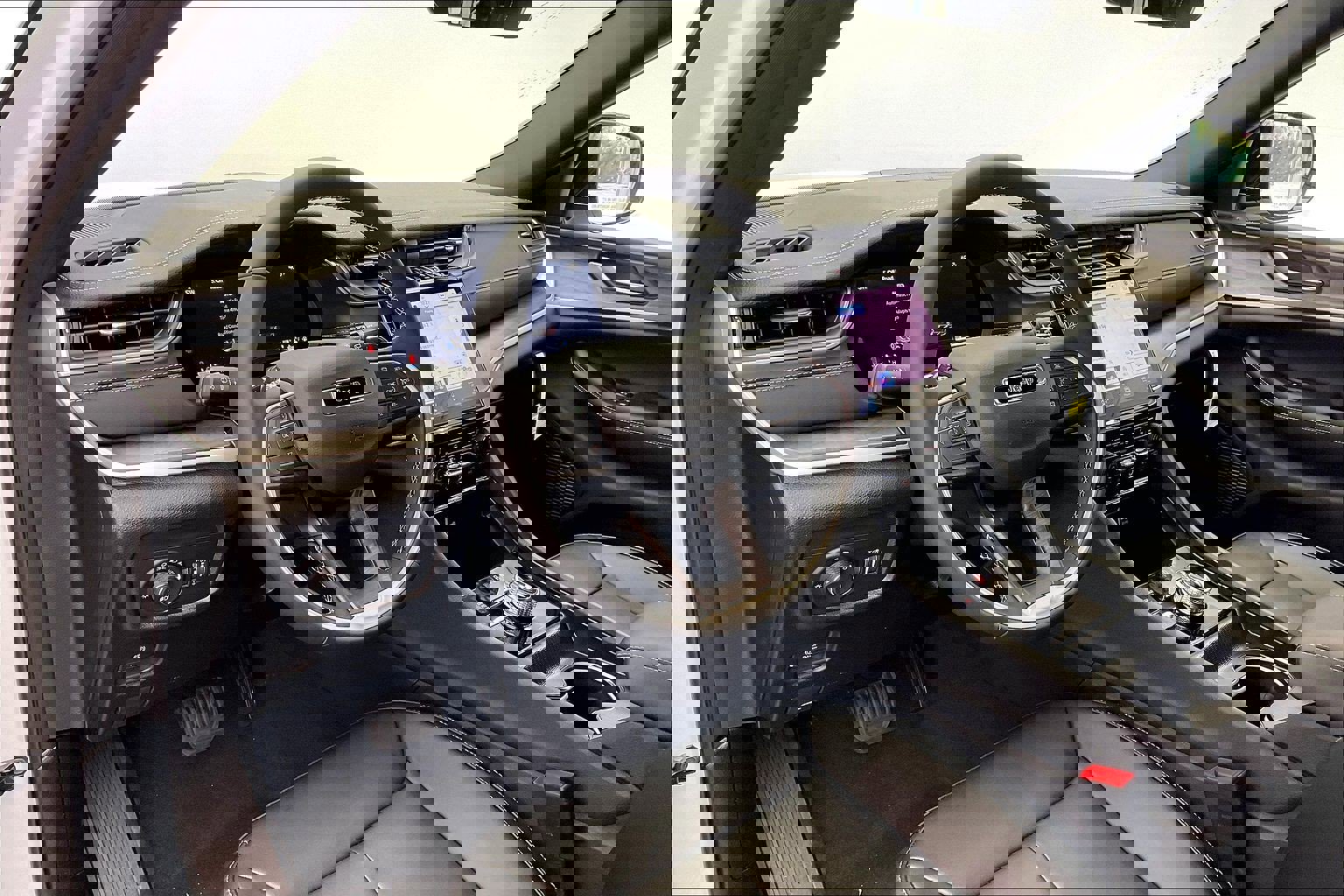 New 2025 Jeep Grand Cherokee L Limited image 4