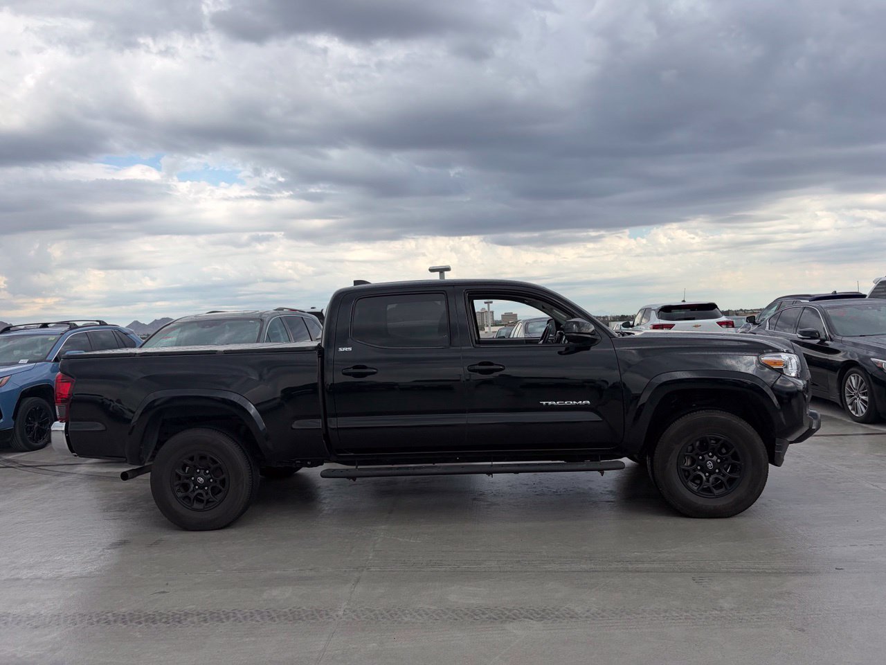 Used 2022 Toyota Tacoma SR5 AWD/4WD image 3