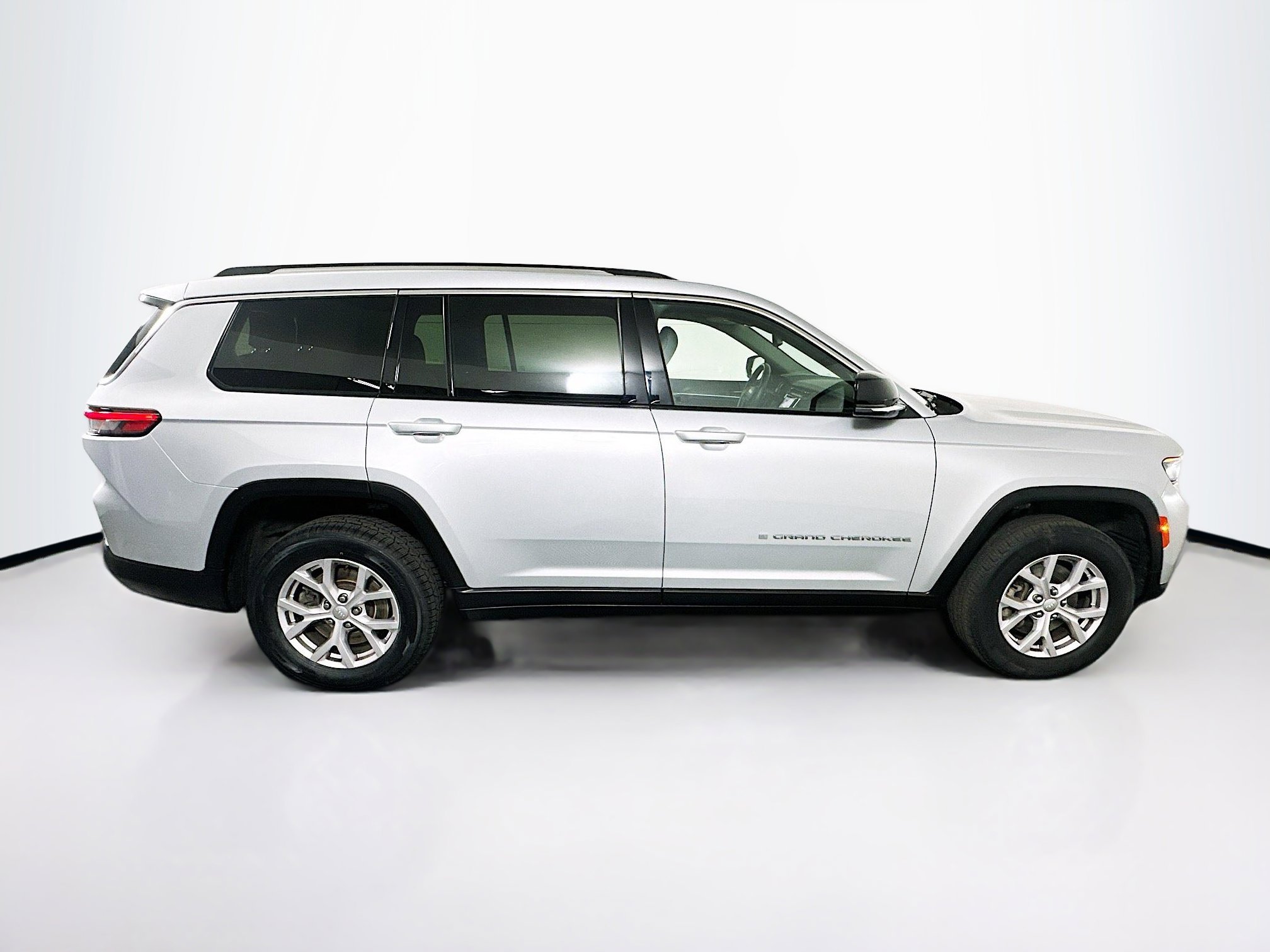 Used 2022 Jeep Grand Cherokee L Limited image 10