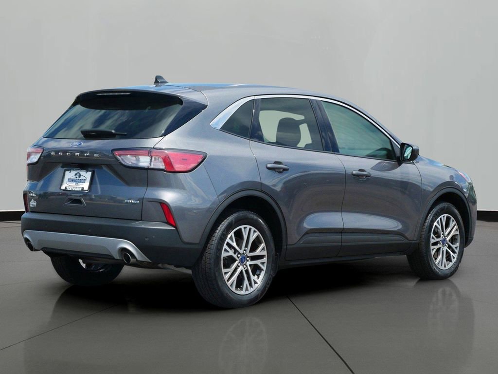 Used 2022 Ford Escape SEL w/ Technology Package image 3