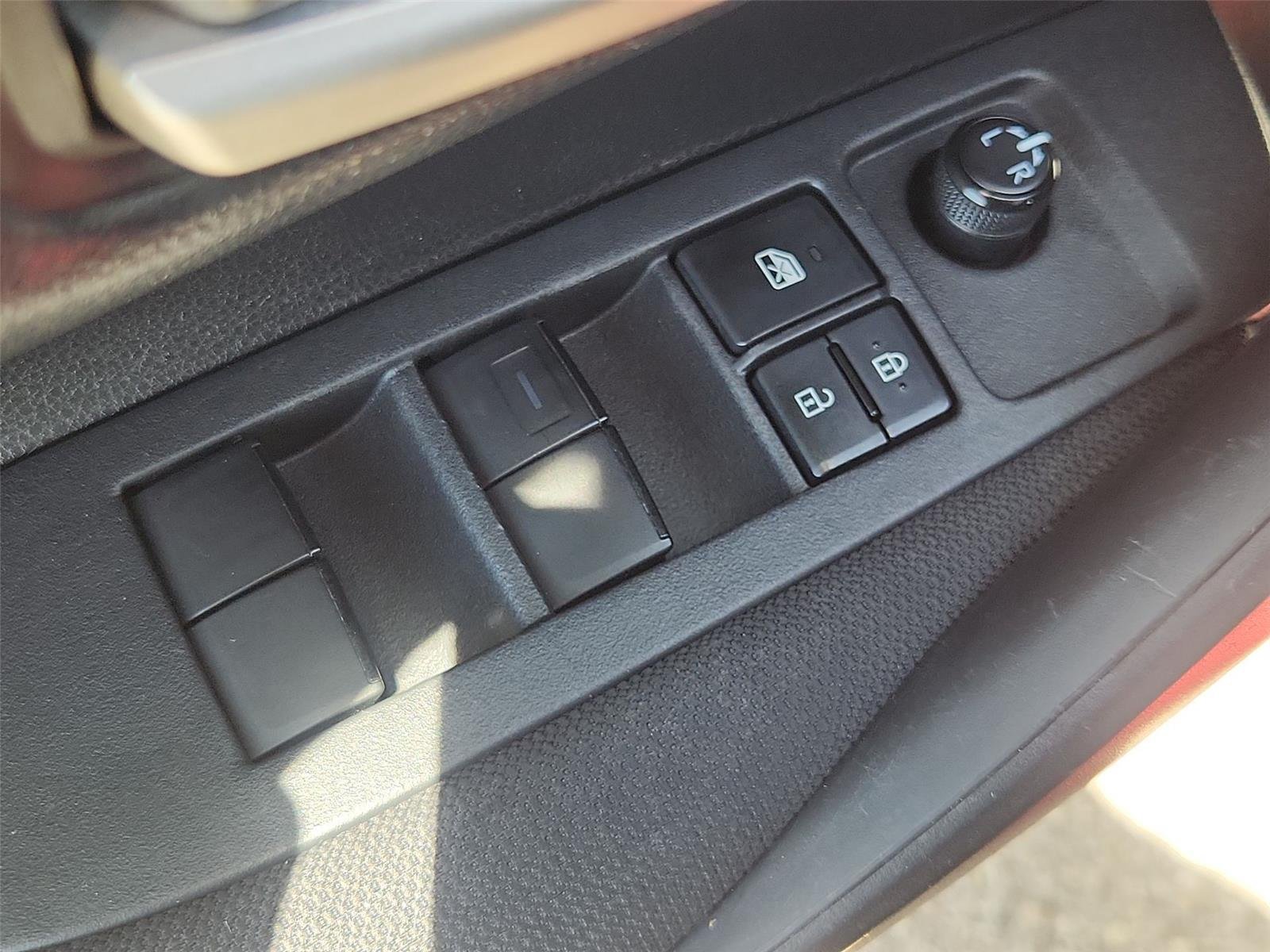 Used 2020 Toyota Corolla LE FWD image 20