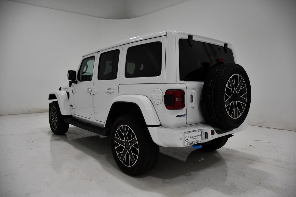 Used 2023 Jeep Wrangler Unlimited Sahara AWD/4WD image 3