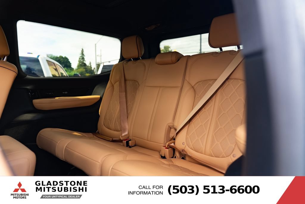 Used 2022 Jeep Grand Wagoneer Series III w/ Rear Seat Video Group 1 AWD/4WD image 26