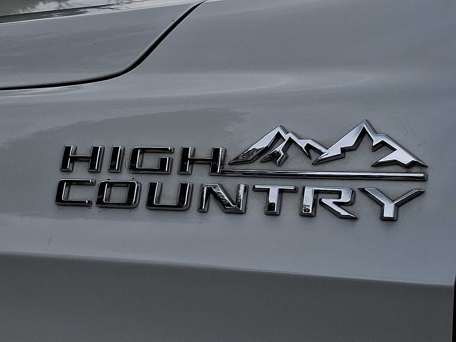 Used 2023 Chevrolet Suburban High Country w/ LPO, Illumination Package AWD/4WD image 30