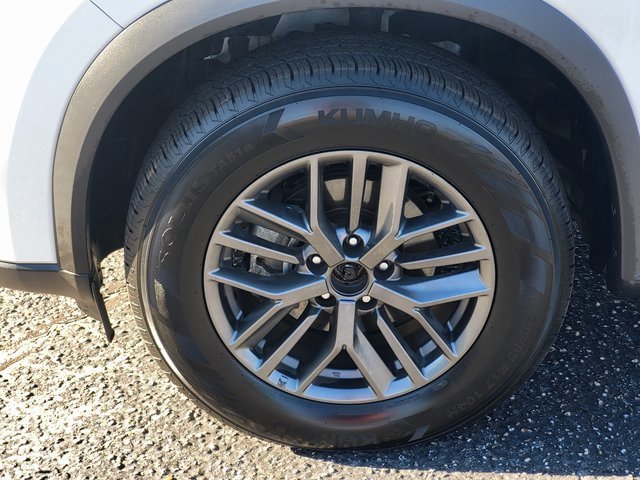 Used 2024 Nissan Rogue S image 8