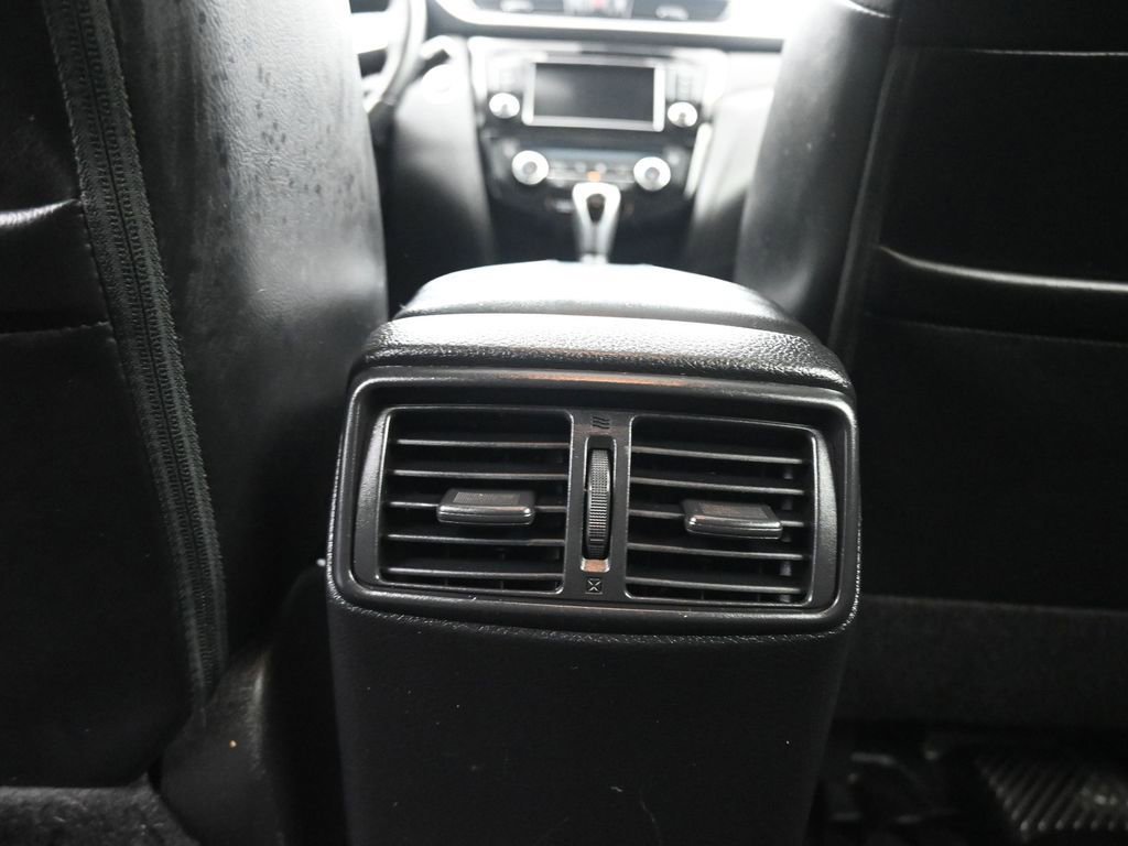 Used 2022 Nissan Rogue Sport SL w/ Premium Package image 35