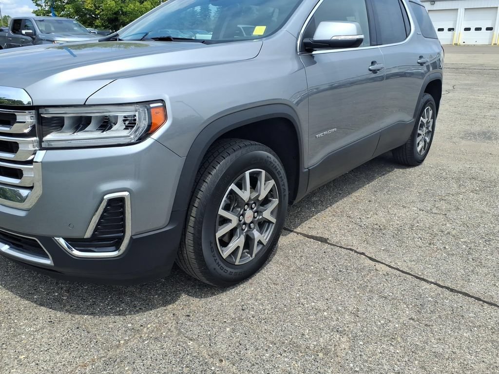 Used 2023 GMC Acadia SLE w/ Driver Convenience Package FWD image 4