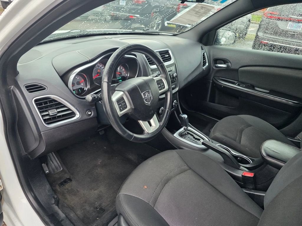 Used 2012 Dodge Avenger SXT image 9