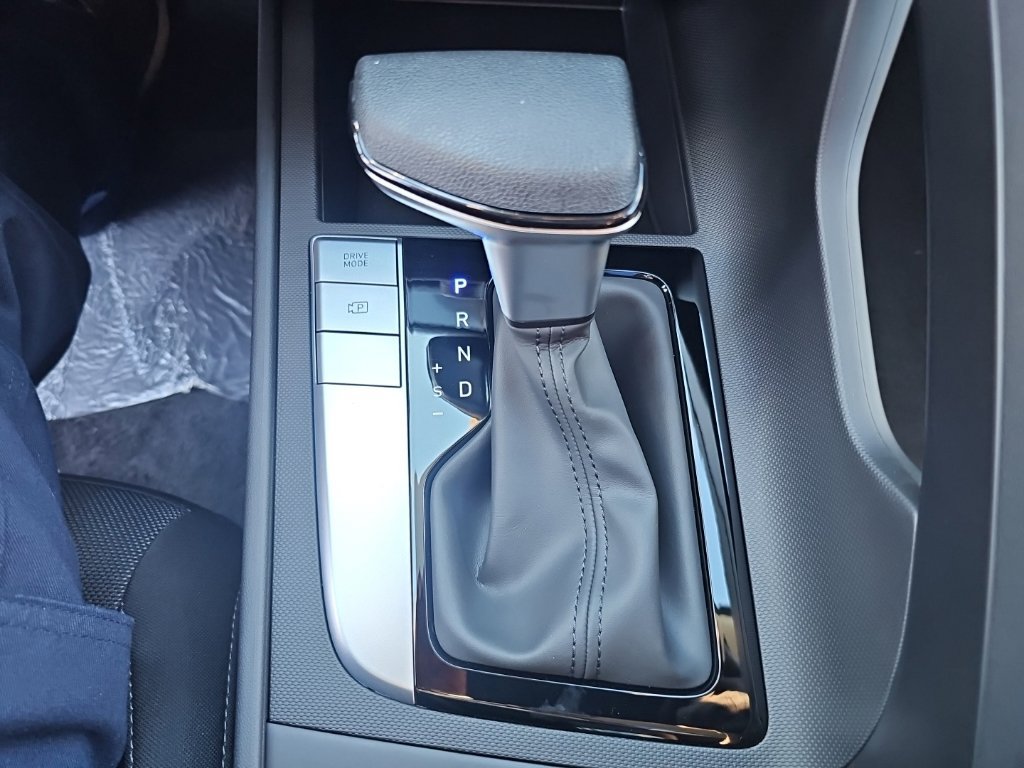 New 2026 Hyundai Elantra SE FWD image 21