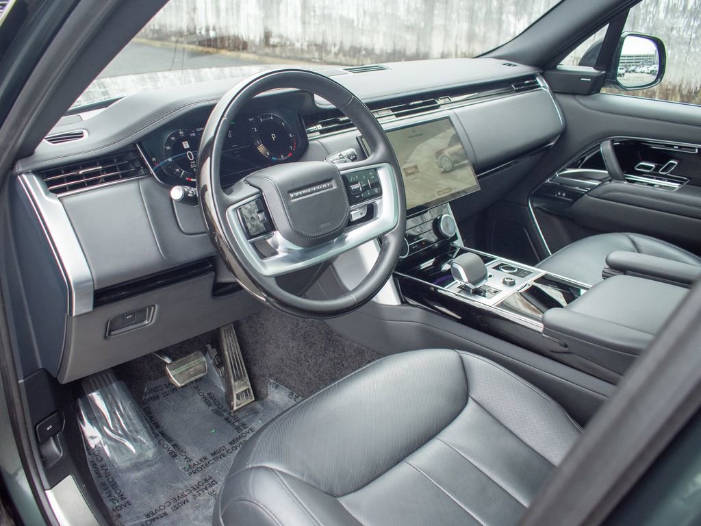 Used 2023 Land Rover Range Rover Long Wheelbase SE image 12