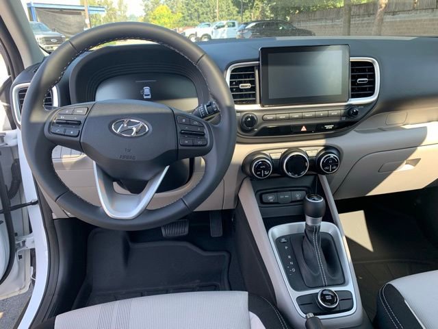 New 2025 Hyundai Venue SEL image 14