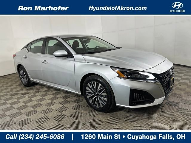 Used 2023 Nissan Altima 2.5 SV image 1