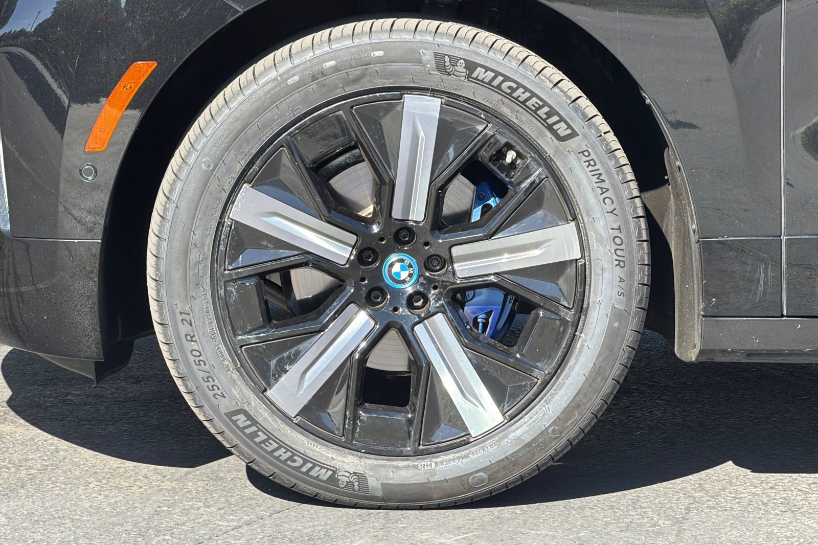 Certified 2024 BMW iX xDrive50 w/ Sport Package AWD/4WD image 38