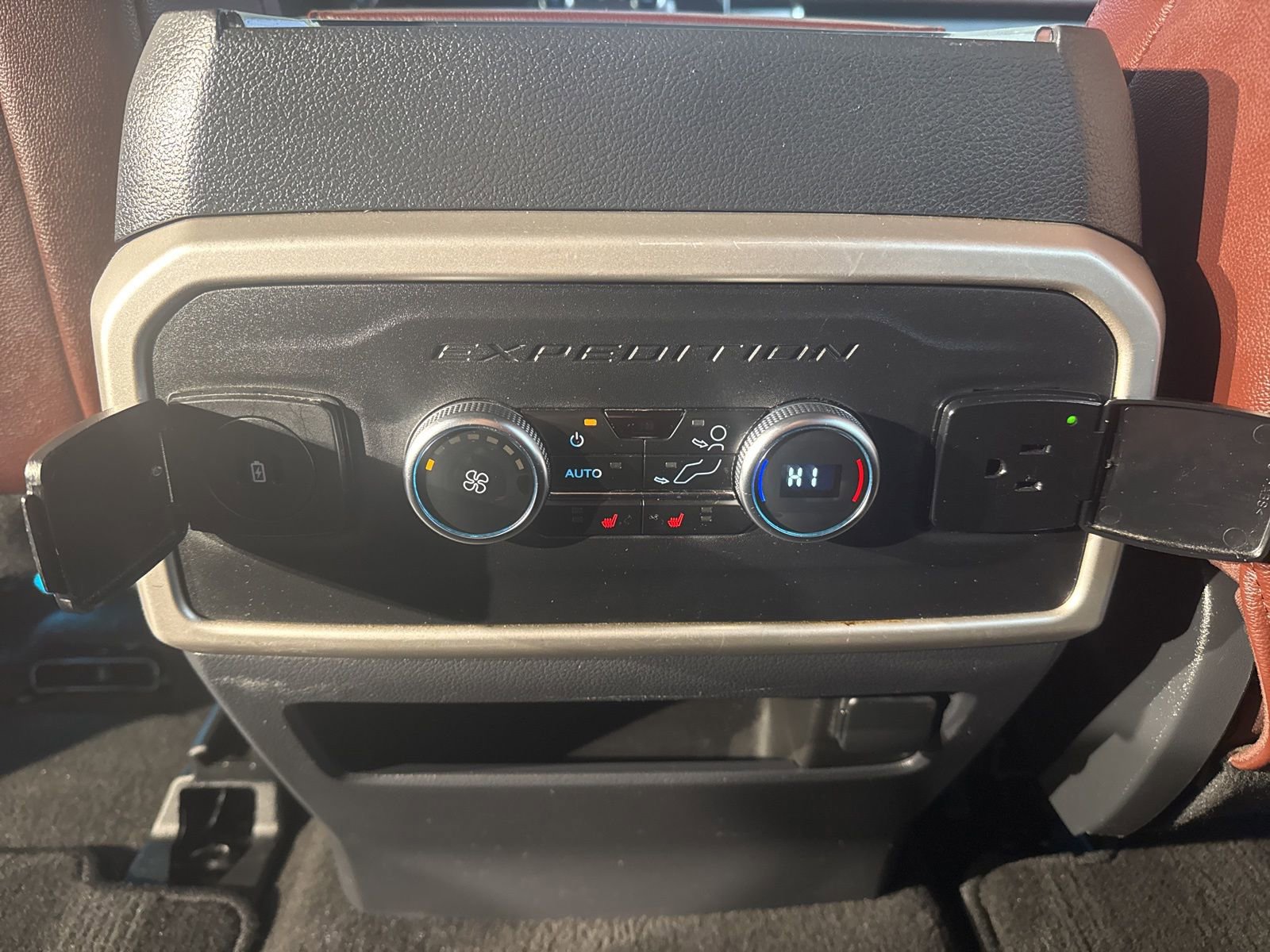 Used 2024 Ford Expedition Max Limited image 22