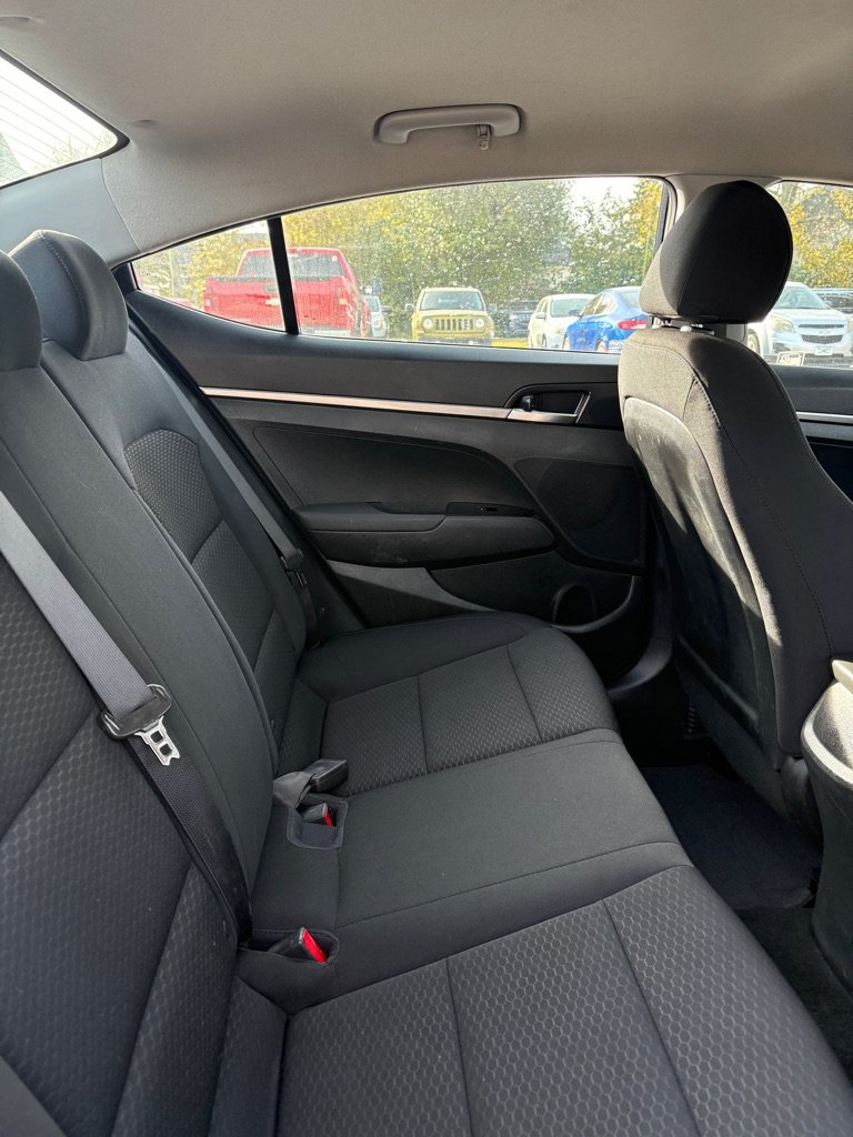 Used 2020 Hyundai Elantra SE w/ Cargo Package (C1) FWD image 12