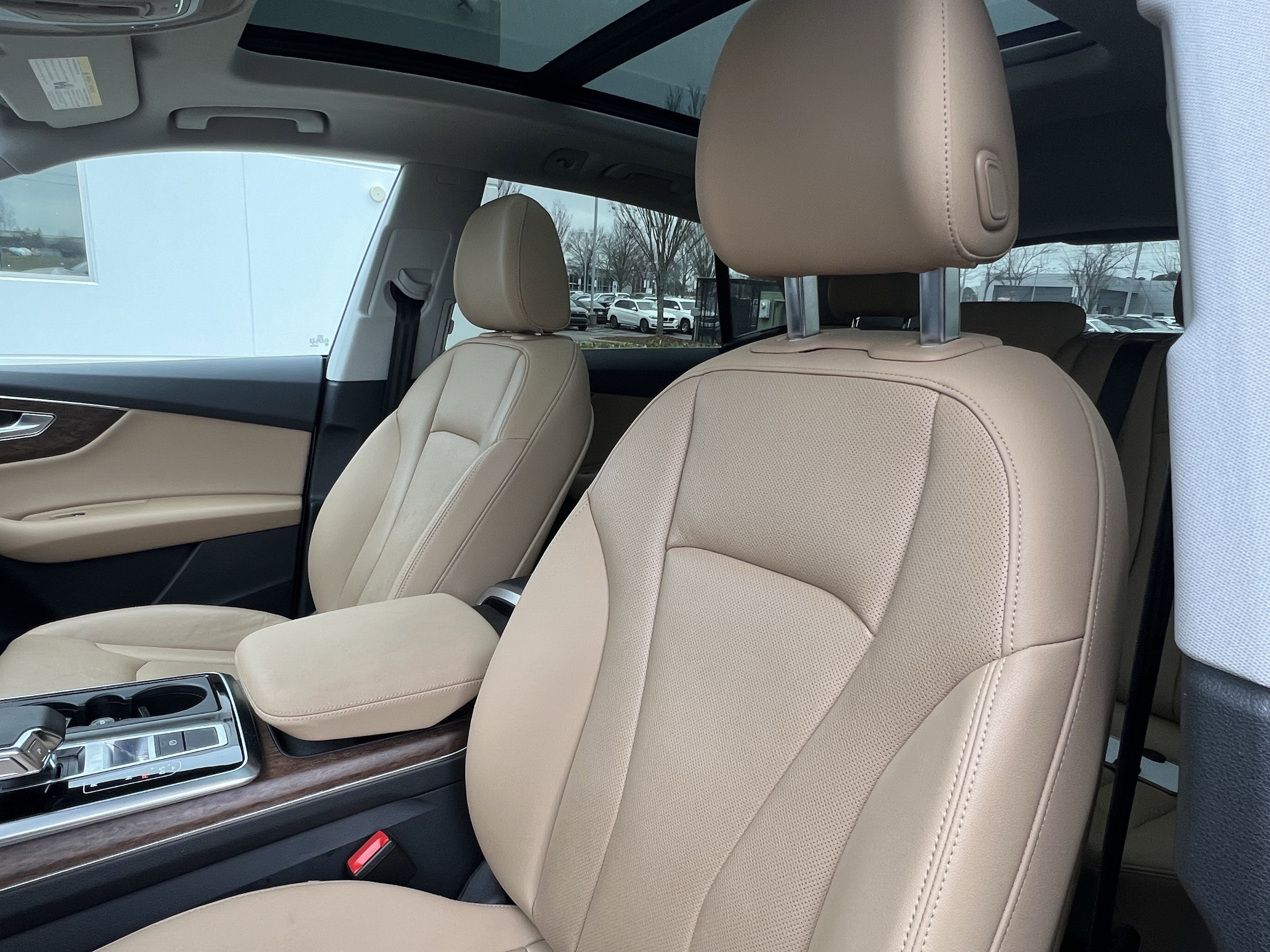 Used 2020 Audi Q8 Premium Plus w/ Premium Plus Package image 16