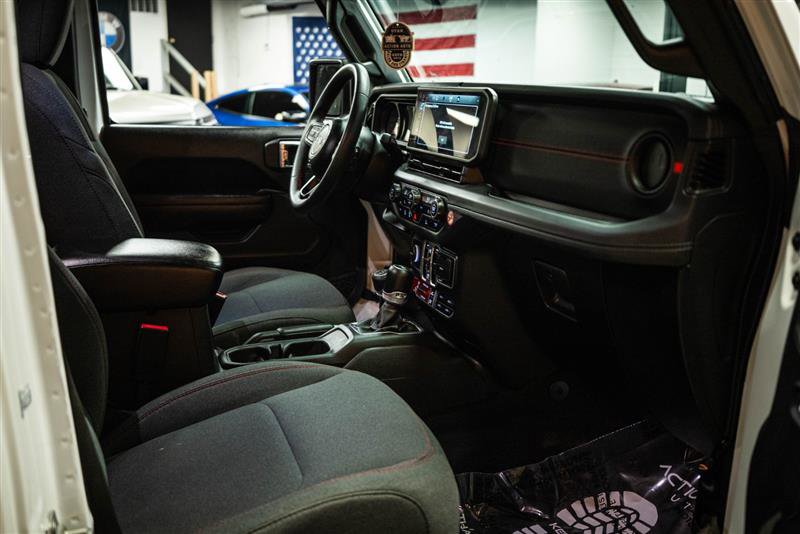 Used 2024 Jeep Wrangler Rubicon image 12