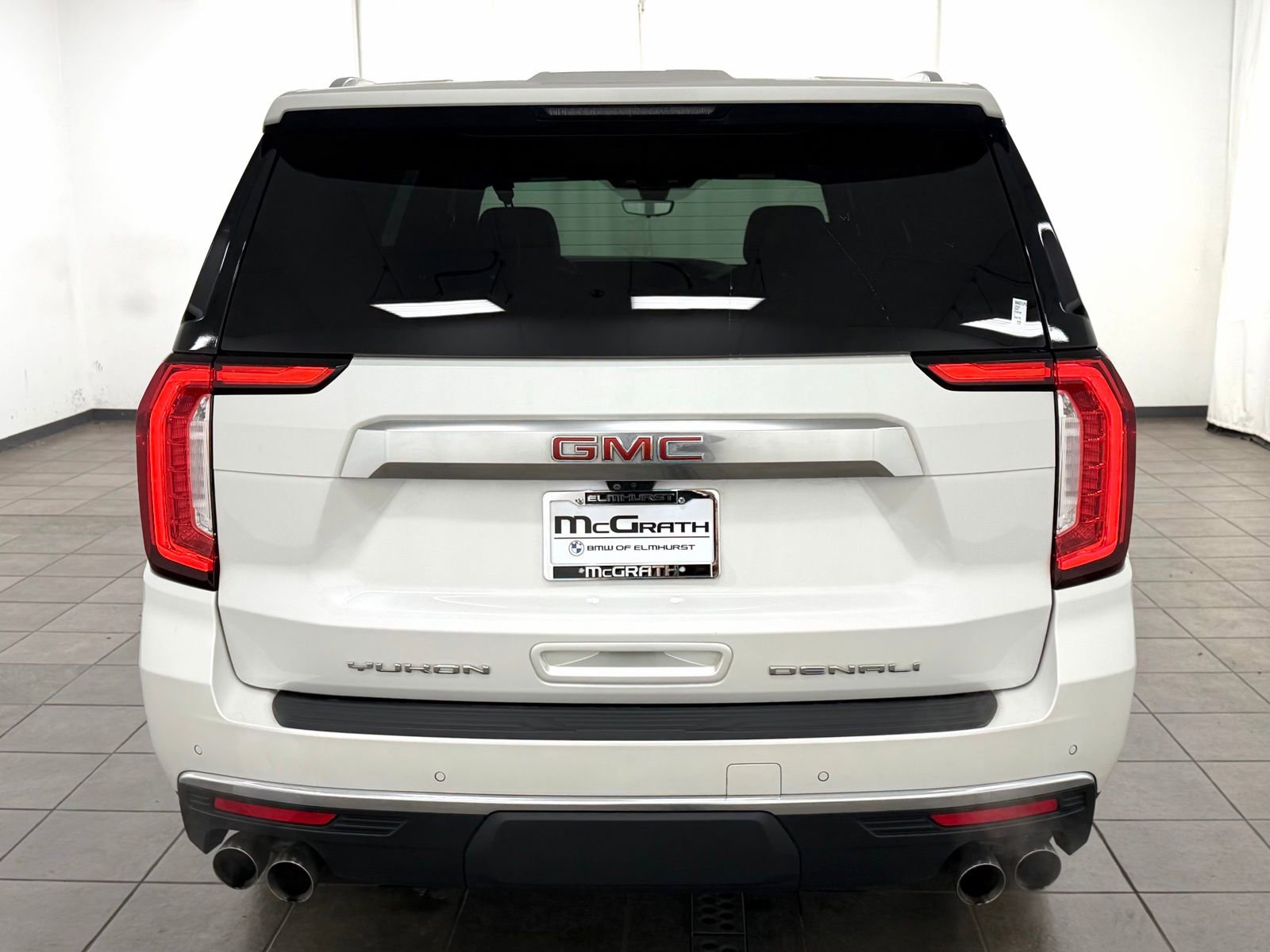 Used 2021 GMC Yukon Denali w/ Denali Premium Package AWD/4WD image 4