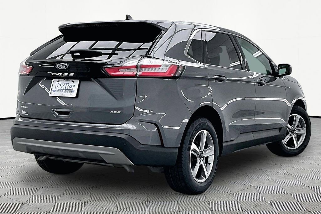 Certified 2024 Ford Edge SEL w/ Convenience Package AWD/4WD image 2