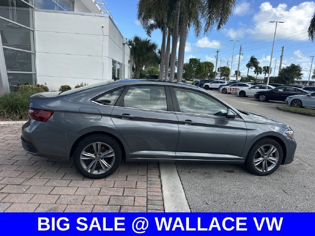 Certified 2024 Volkswagen Jetta SE w/ Panoramic Sunroof Package FWD image 6
