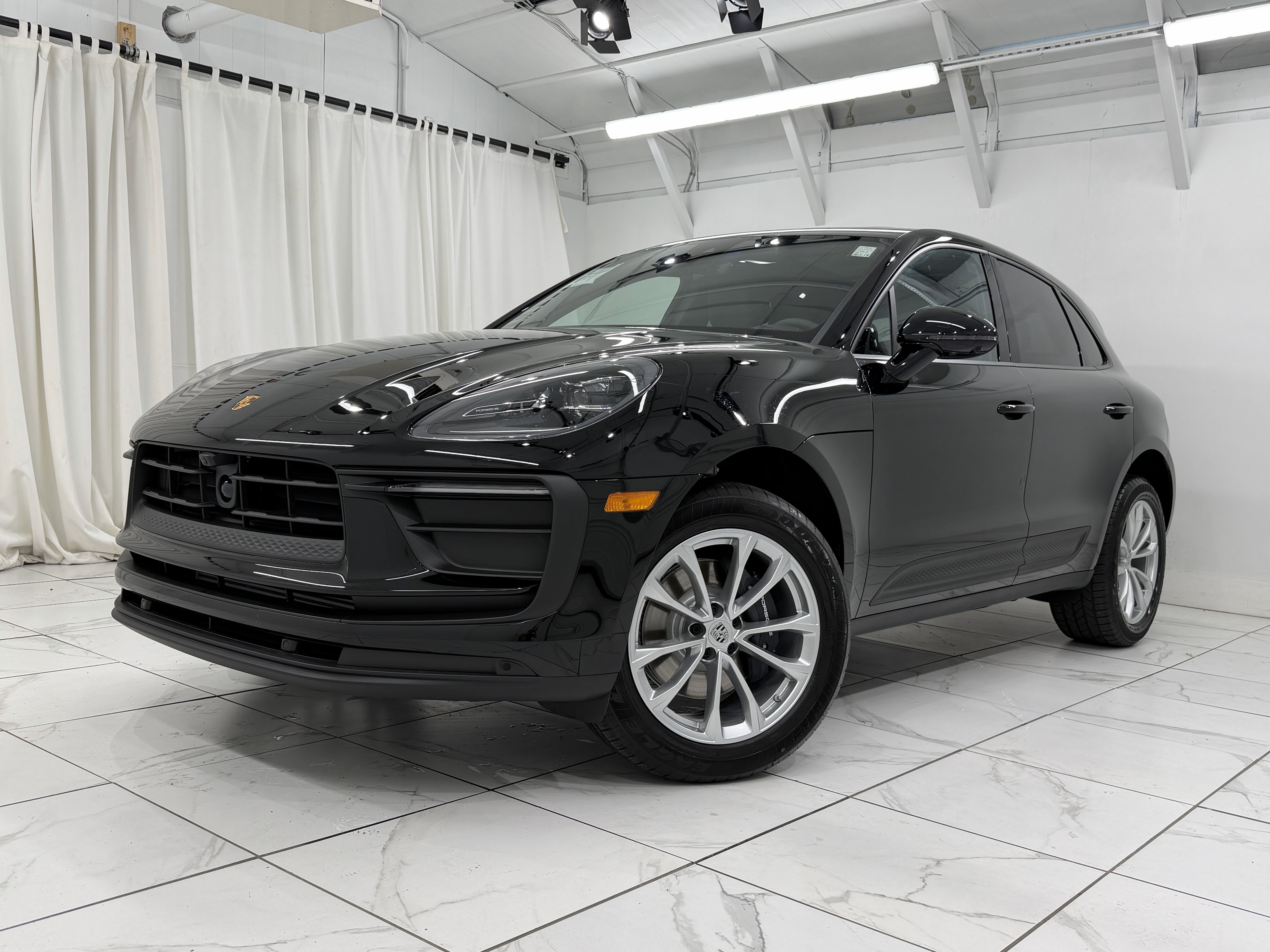 New 2026 Porsche Macan image 7