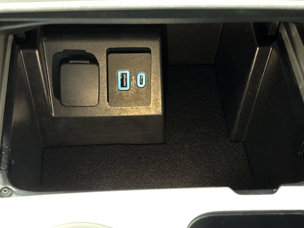 Used 2023 Ford Explorer ST-Line image 24