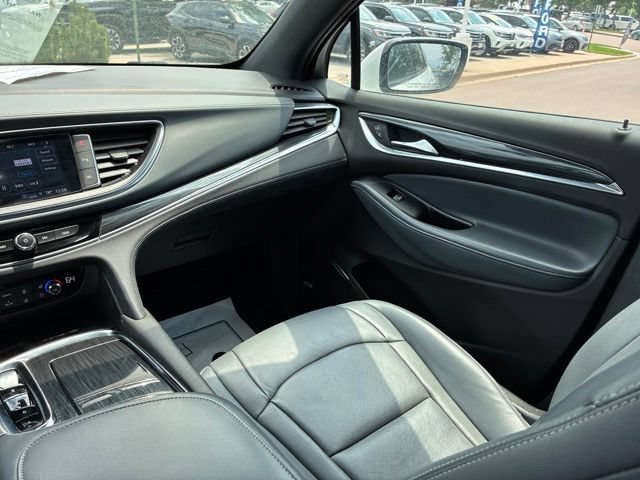 Used 2024 Buick Enclave Premium AWD/4WD image 20
