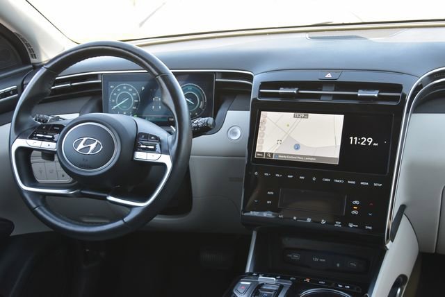 Used 2024 Hyundai Tucson Limited image 2