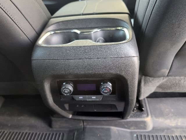 Used 2025 Chevrolet Traverse LT image 13