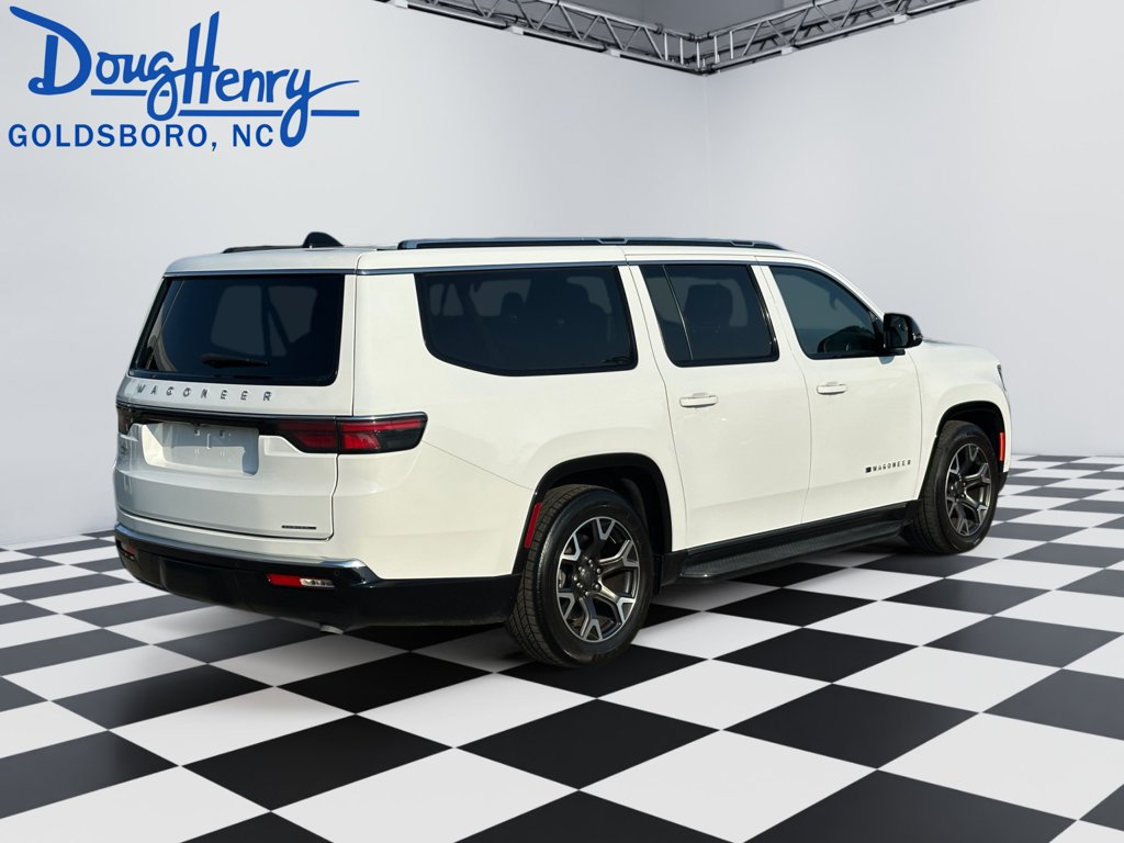 Used 2024 Jeep Wagoneer L Series III w/ Flexible Seating Group AWD/4WD image 5