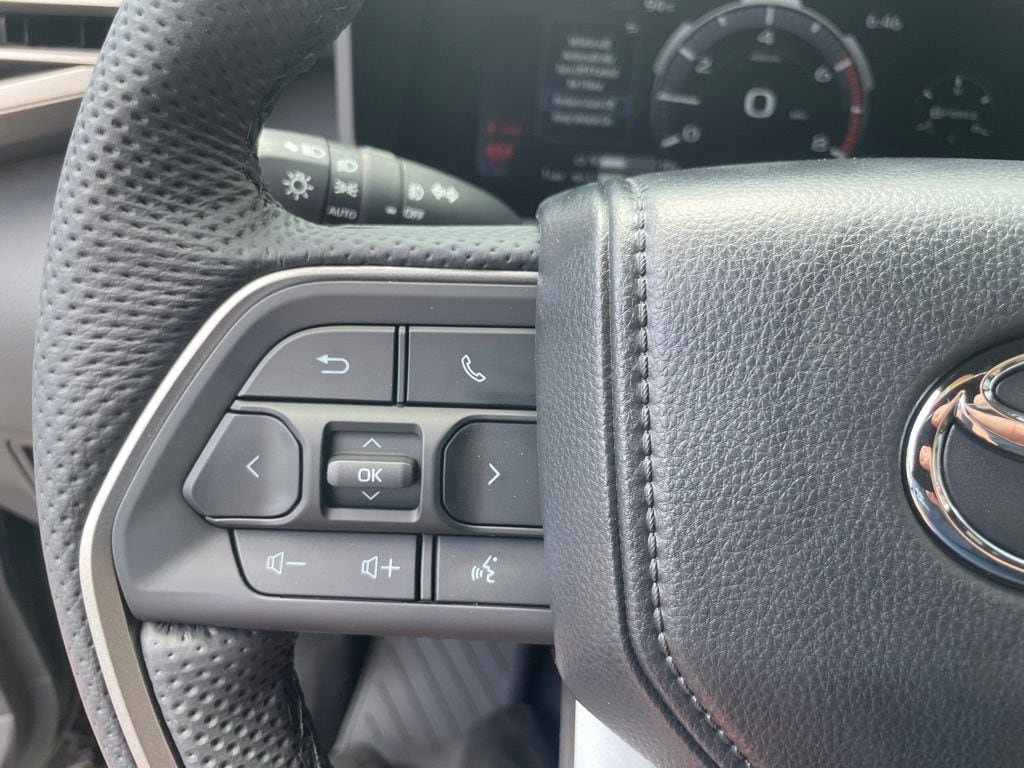 New 2026 Toyota Tundra Limited AWD/4WD image 18